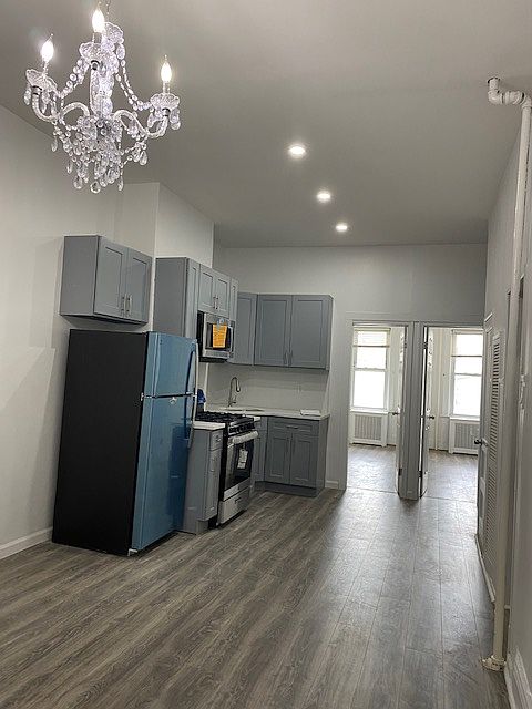 1st image of 2444 43rd St Floor 1