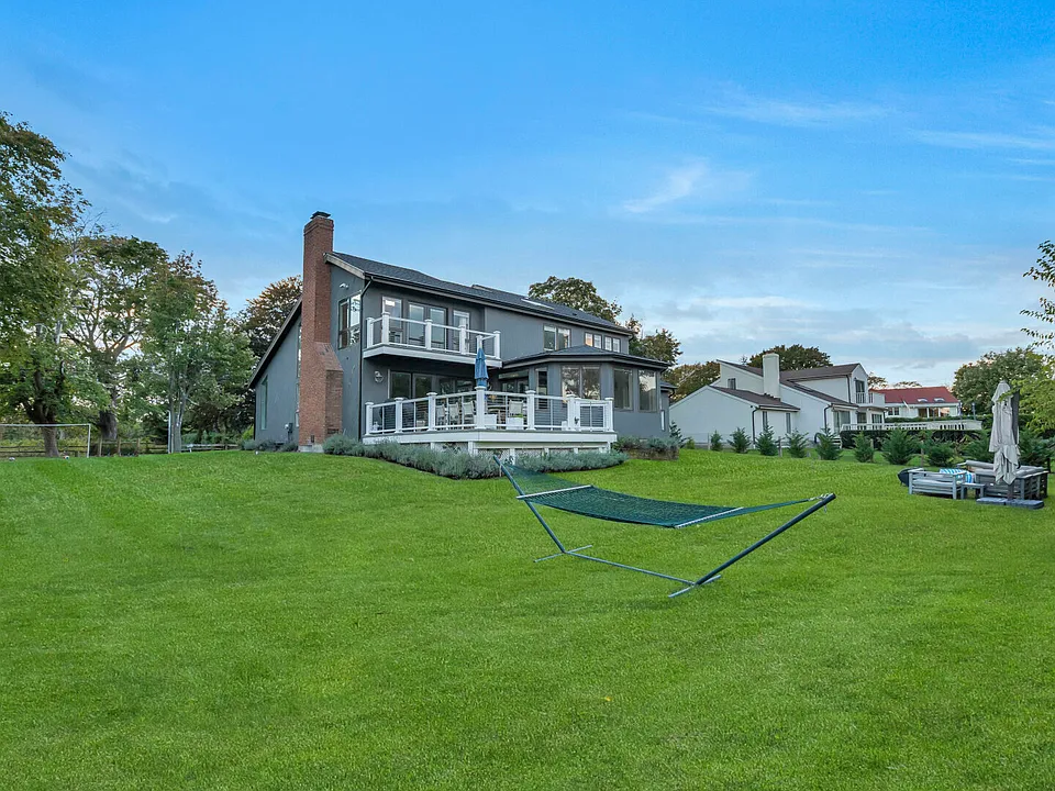 1055 Bay Home Rd
