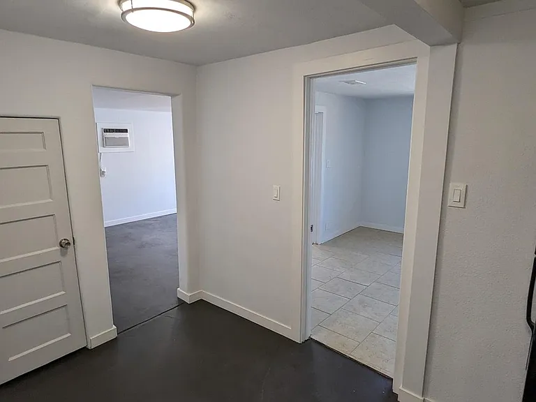 1841 E Harvard St #GH — Photo 7