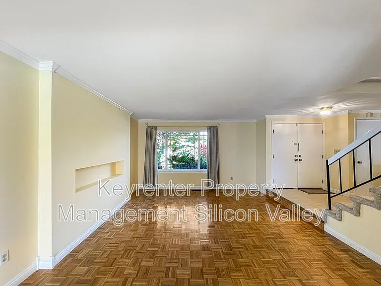 1293 Knollview Dr — Photo 5