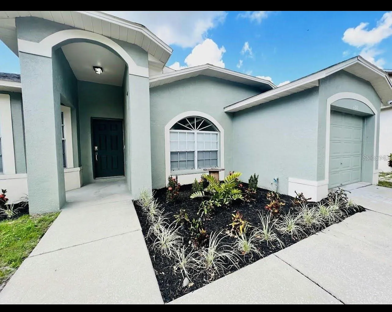 3 bed, 1239 sqft, $3,000 — Photo 2