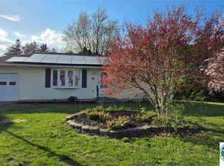 8 Babbling Brook Rd, Easton, PA 18045