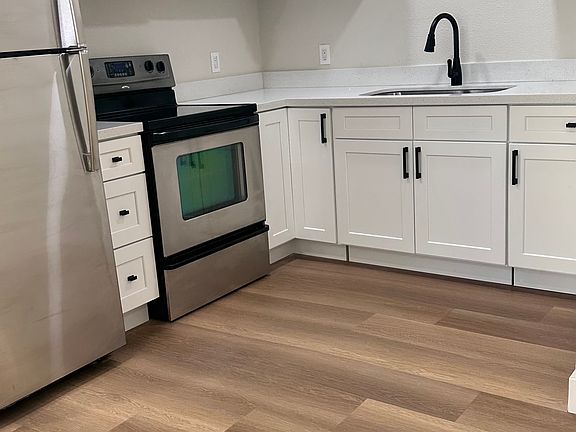 4th image of 628 Bristol Ave #B