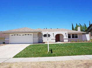3138 Valaria Dr, Highland, CA 92346
