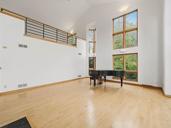 5th image of 3411 W River DRIVE
