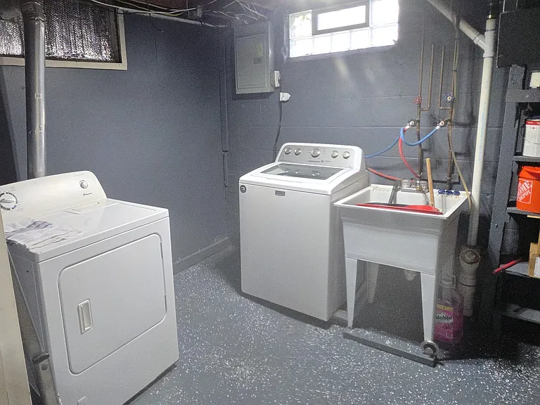 770 E Chesterfield St — Photo 23