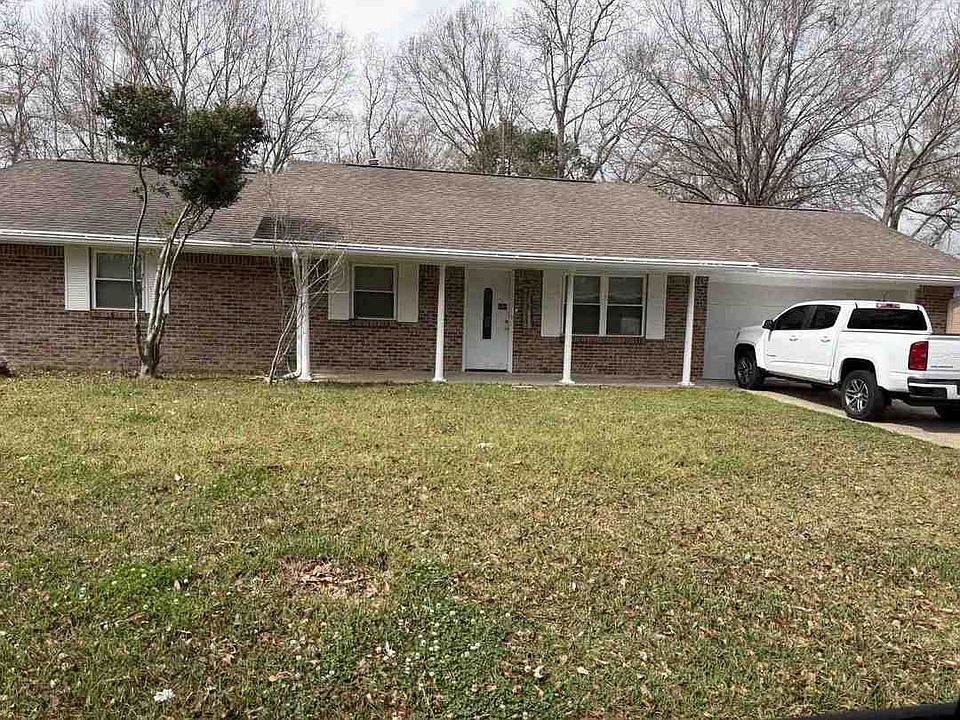 1st image of 803 Sweetgum Dr