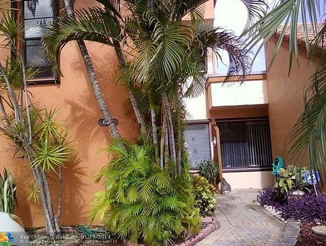 1st image of 952 Mockingbird Ln APT 605B