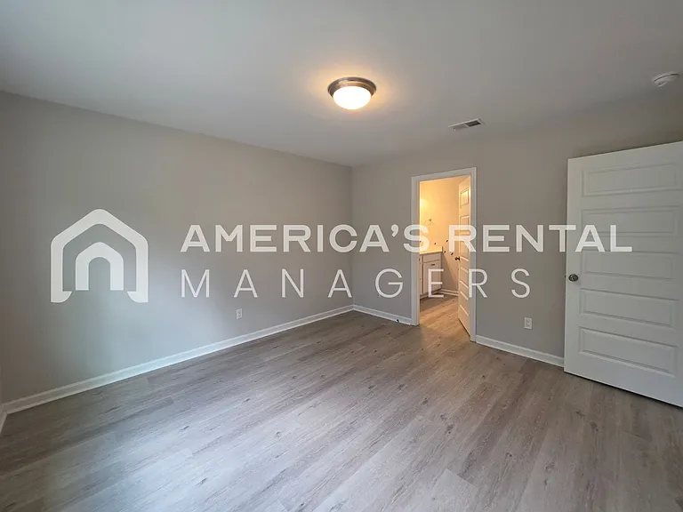 10319 Squires Way — Photo 39
