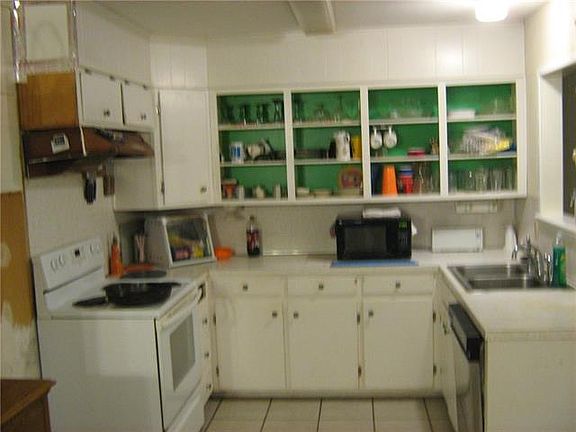 2nd image of 1601 Marsalis Dr