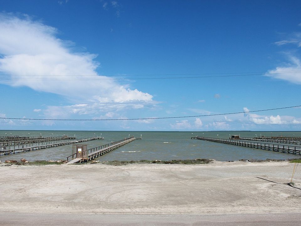 1st image of 215 N Shore Dr