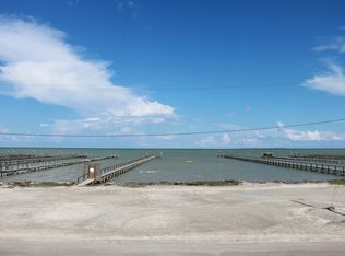 215 N Shore Dr, Port Mansfield, TX 78598