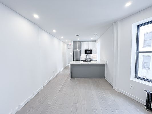 4th image of 19 Wyckoff St APT 15