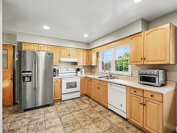 4th image of 1511 Woodluck Ave