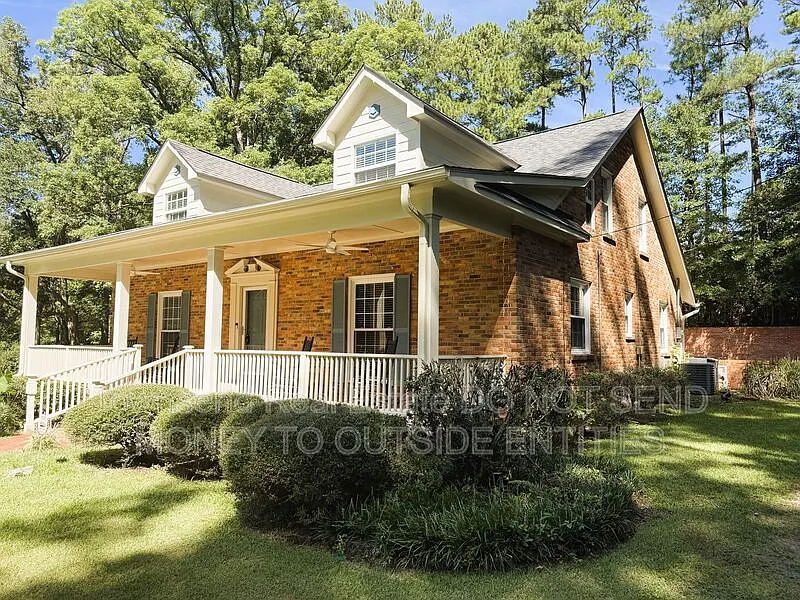 5 bed, 3.0 bath, 3776 sqft, $3,045 — Photo 1