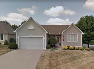 432 NE Thornberry Pl, Lees Summit, MO 64064