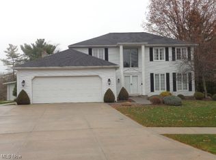 7401 Lincolnshire Ln, Parma, OH 44134