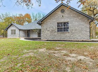 380 Bear Ridge, La Vernia, TX 78121