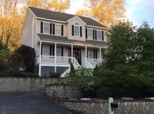 197 Acropolis Rd, Lowell, MA 01854