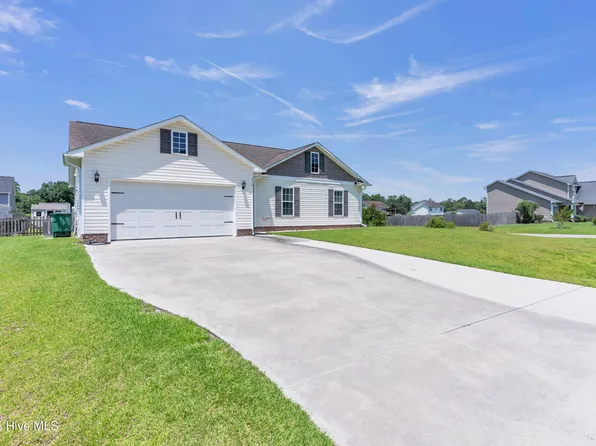 312 Springcreek Court, Hubert, NC 28539