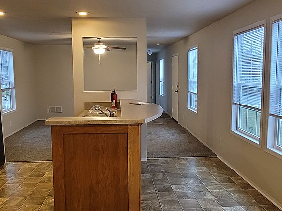 2nd image of 4864 Eisenhower Dr #320
