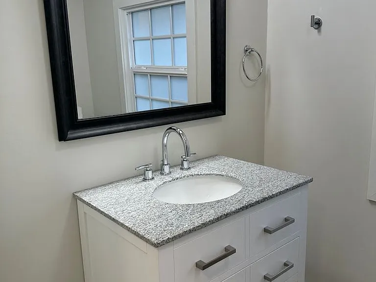 2484 Alder St — Photo 17