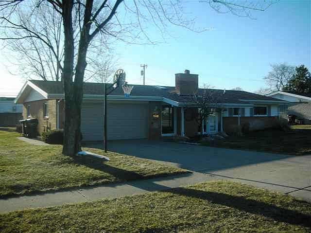 1st image of 8416 Robinwood Cir W