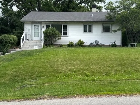 1642 Herbert St, Downers Grove, IL 60515