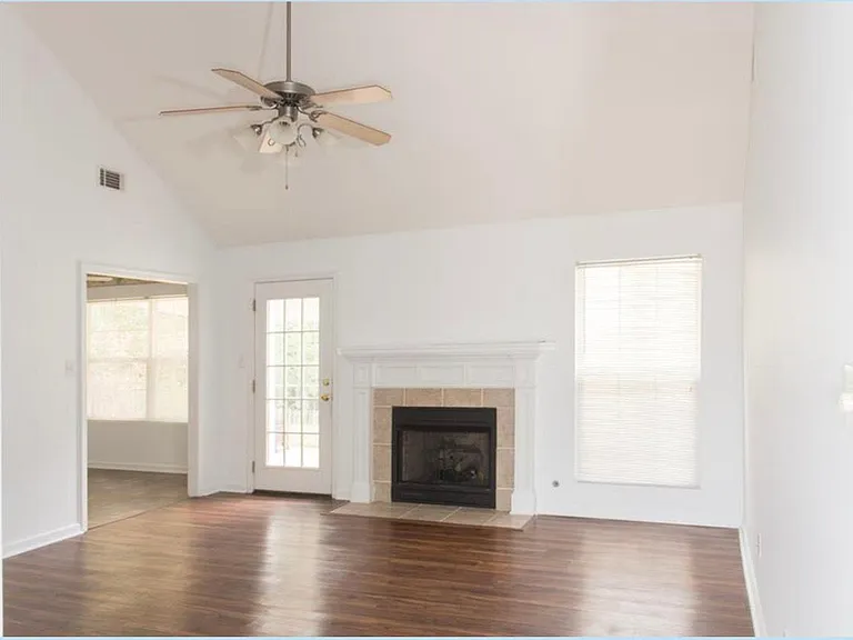 4907 Creek Bottom Ct — Photo 3