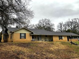 1009 E Angelina St, Palestine, TX 75801