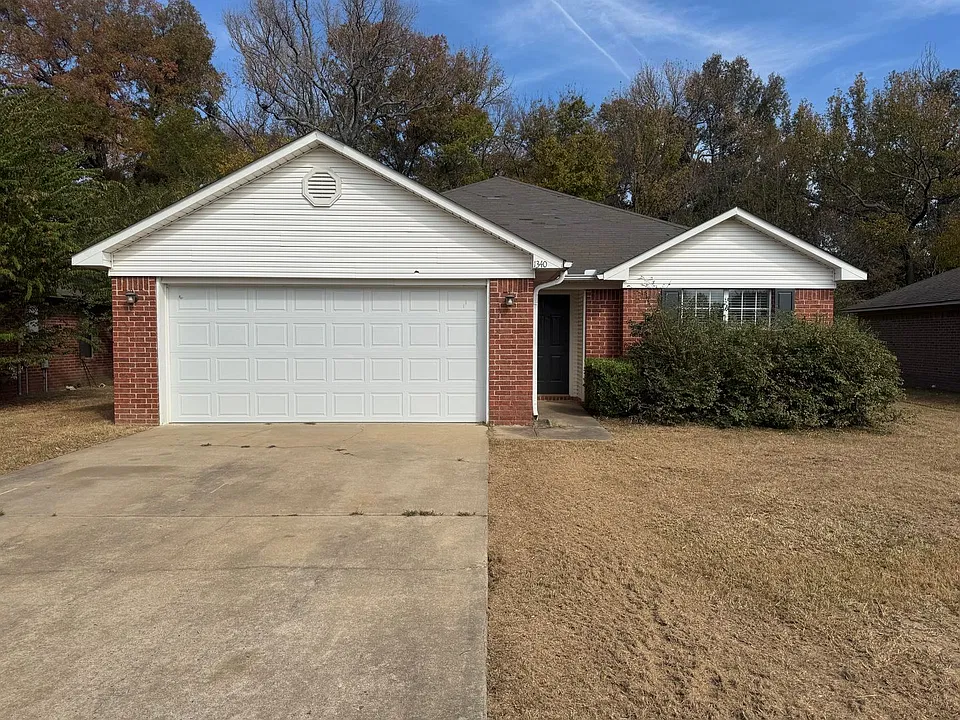 1340 Pyramid Dr
