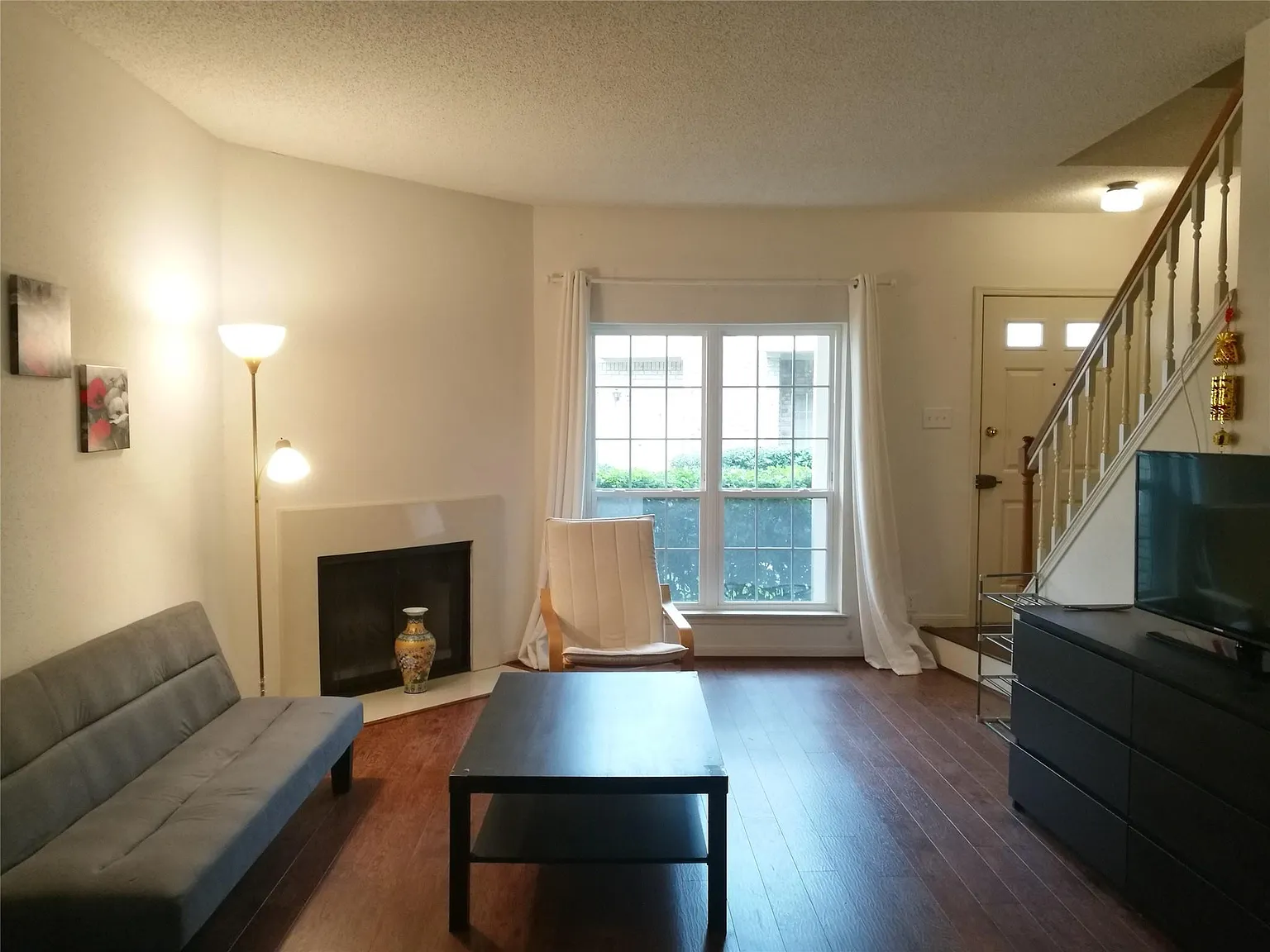 2 bed, 2.5 bath, 1174 sqft, $1,400 — Photo 1