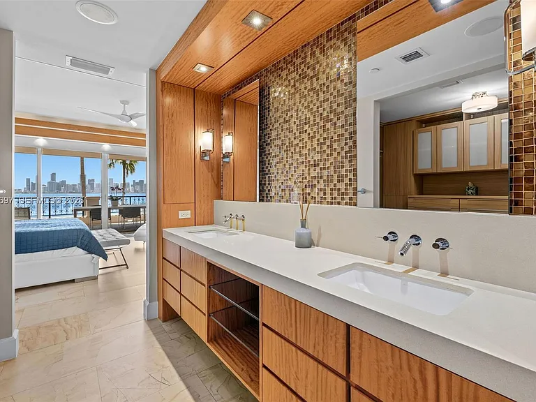 5245 Fisher Island Dr #5245 — Photo 27