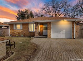 2211 N Jackson St, Waukegan, IL 60087