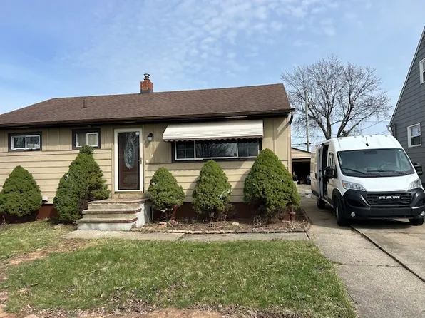 6461 Almont Dr, Brookpark, OH 44142