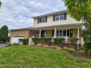 126 Kingswood Dr, Dallas, PA 18612