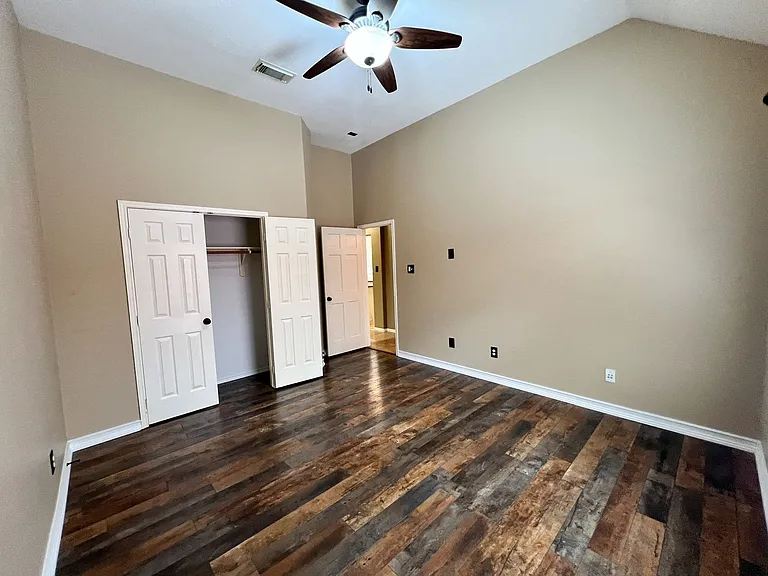 2215 Dorman Ct — Photo 28