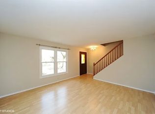 1734 Pickwick Ln, Glenview, IL 60026