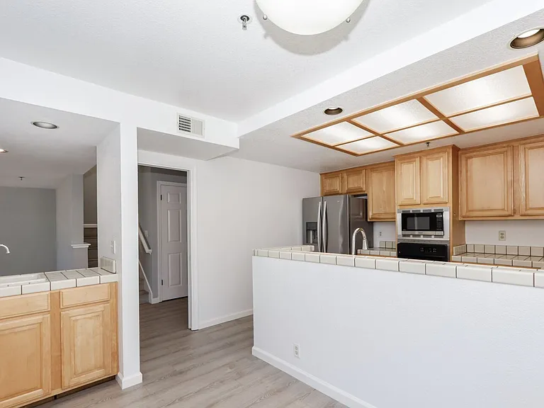 432 Portofino Dr #403 — Photo 17