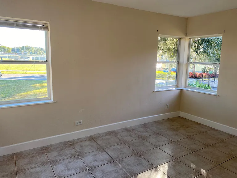 16743 Porter Ave — Photo 4