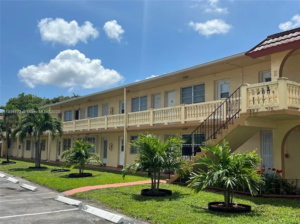 160 NE 203rd Ter APT 15, Miami Gardens, FL 33179