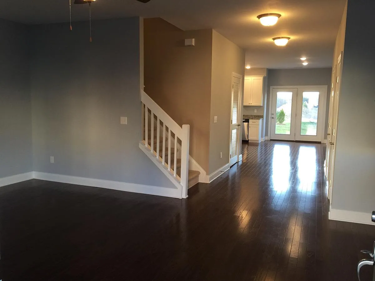 3 bed, 2.5 bath, 2132 sqft, $1,900 — Photo 3