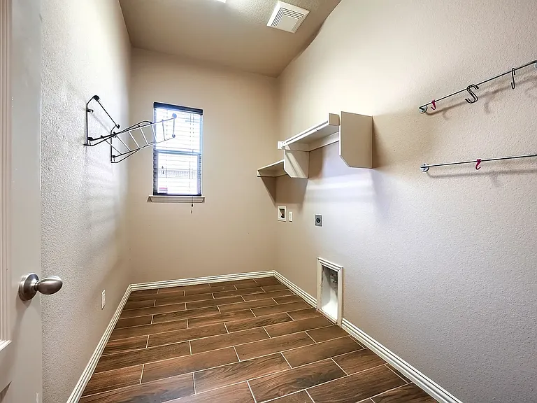 12372 Payne St — Photo 23