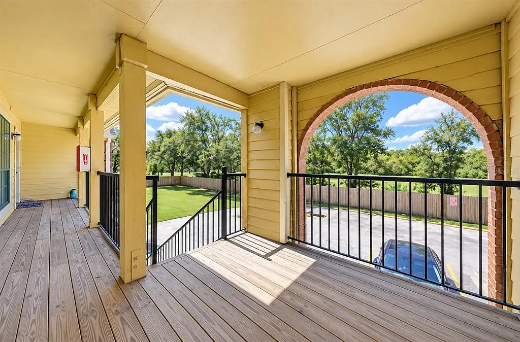2 bed, 2.0 bath, 1007 sqft, $1,600 — Photo 4
