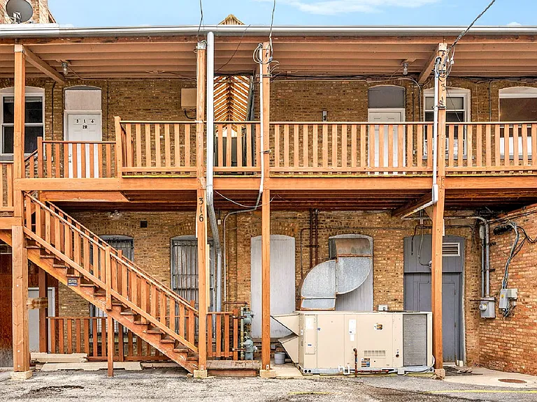 324 Lake St #2R — Photo 8