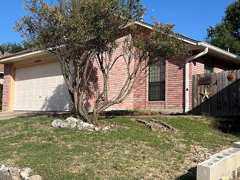 102 Aspen Dr — Photo 2