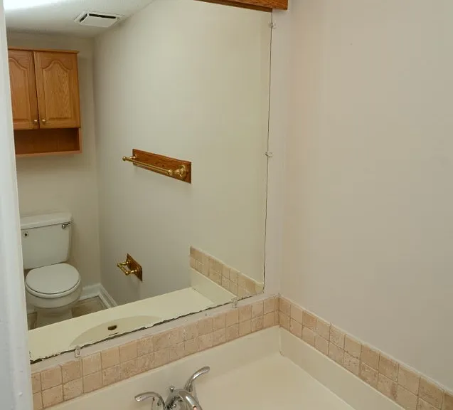 1217 Reardon Cir — Photo 1