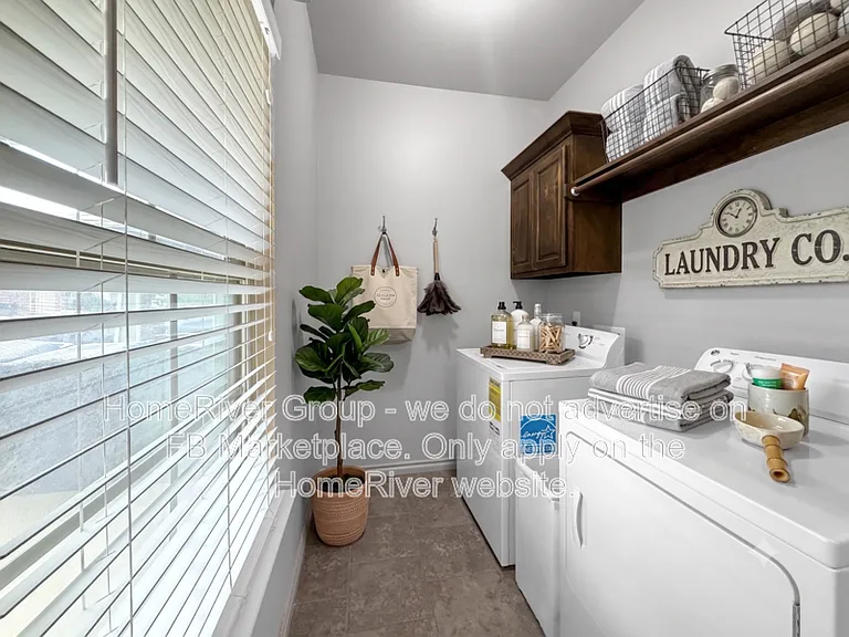 919 SW 92nd St — Photo 7
