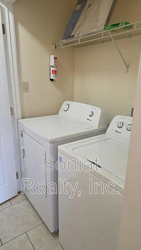 2 bed, 1.0 bath, 826 sqft, $1,250 — Photo 3