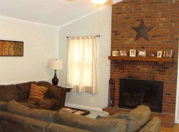 3rd image of 1036 Chisholm Trl